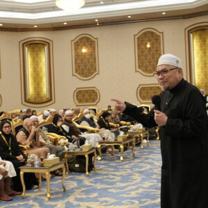 Umrah buat Pemula? Tenang, Ada Pembimbingnya